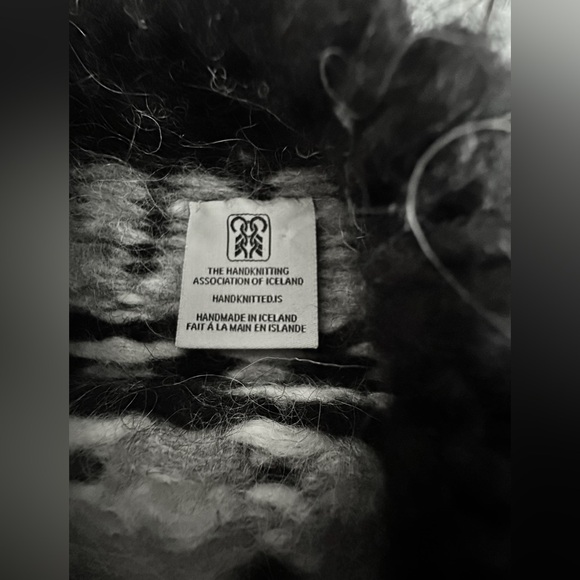 Handknitted Icelandic Wool Sweater
Made In Iceland - Picture 8 of 12